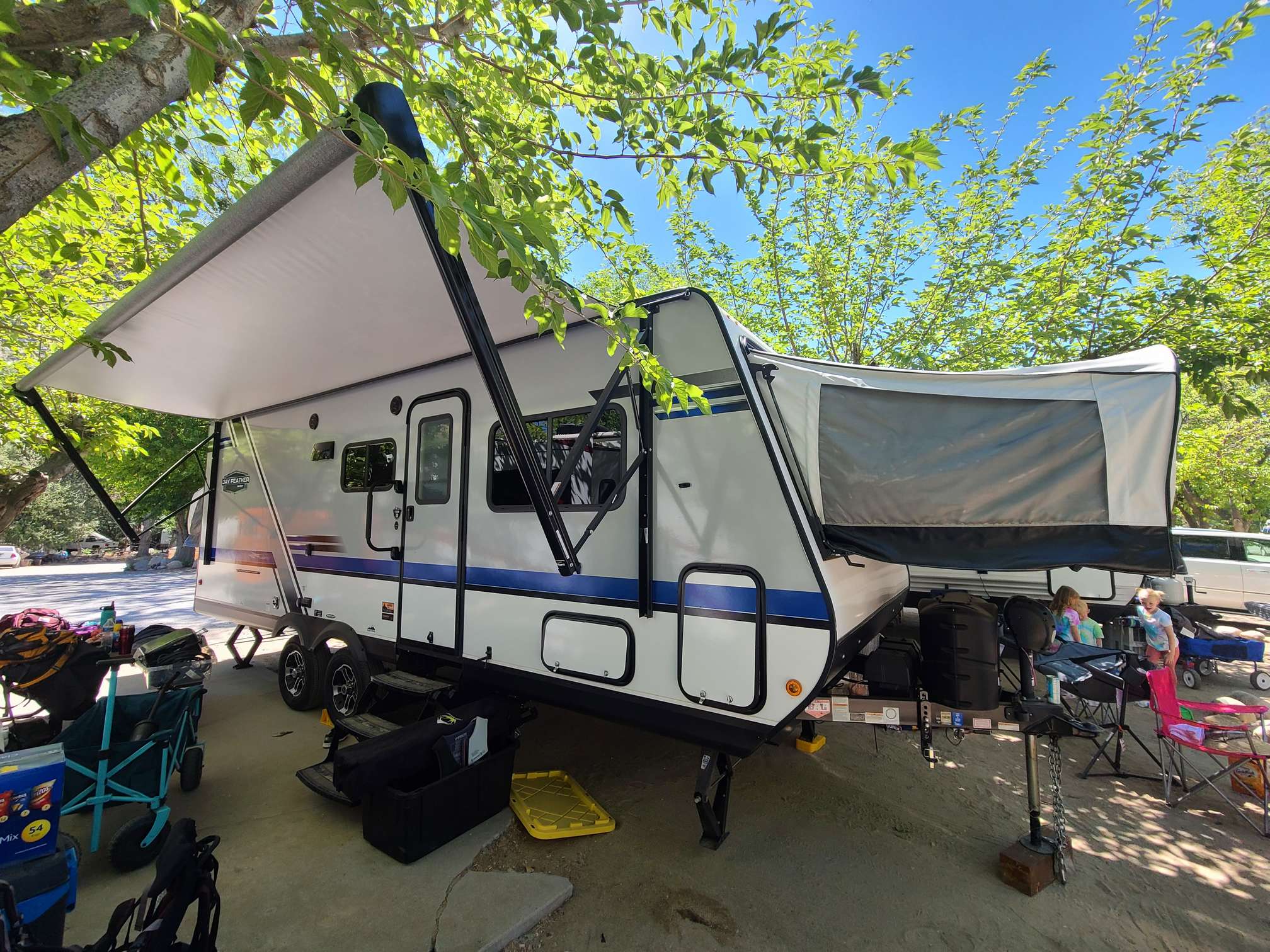 27ft Hybrid Jayco Jay Feather X23E Tims Trailers Kern County RV Rentals